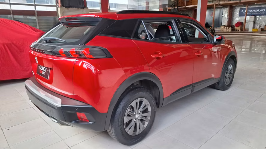 PEUGEOT 2008 1,2 PURETECH MT 2021