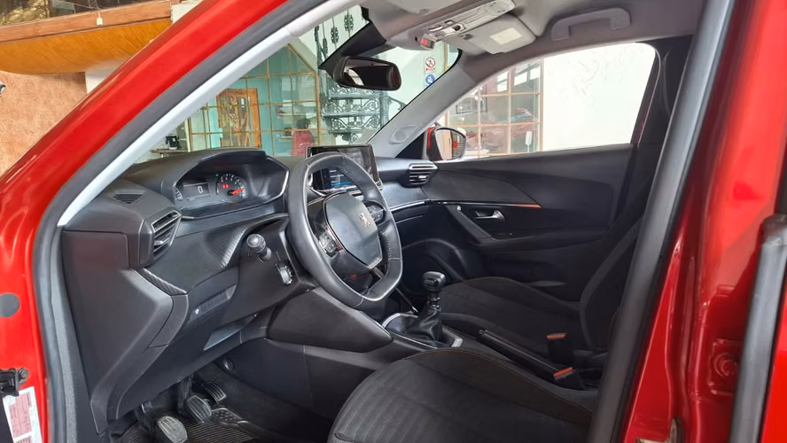 PEUGEOT 2008 1,2 PURETECH MT 2021