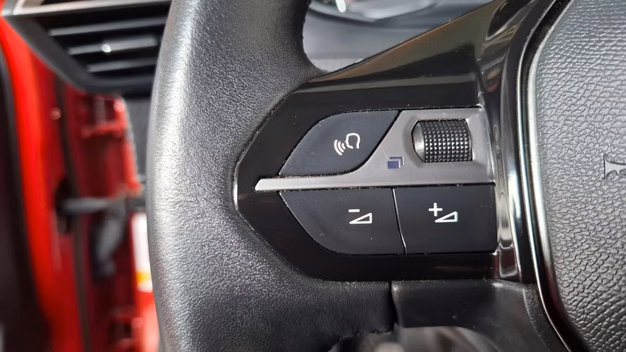 PEUGEOT 2008 1,2 PURETECH MT 2021