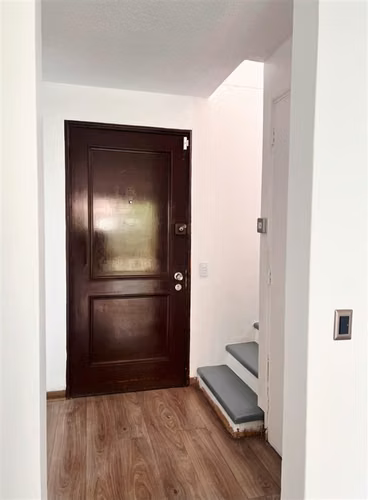 Casa en arriendo de 3 dorm. 2 baños, patio en Peñalolén