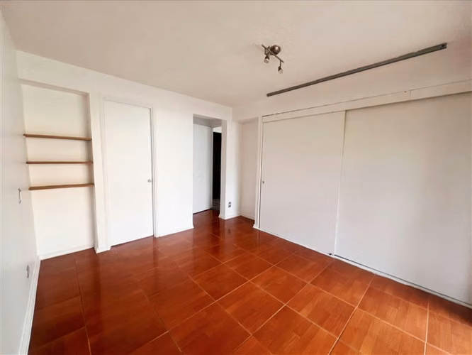 Casa en arriendo de 3 dorm. 2 baños, patio en Peñalolén