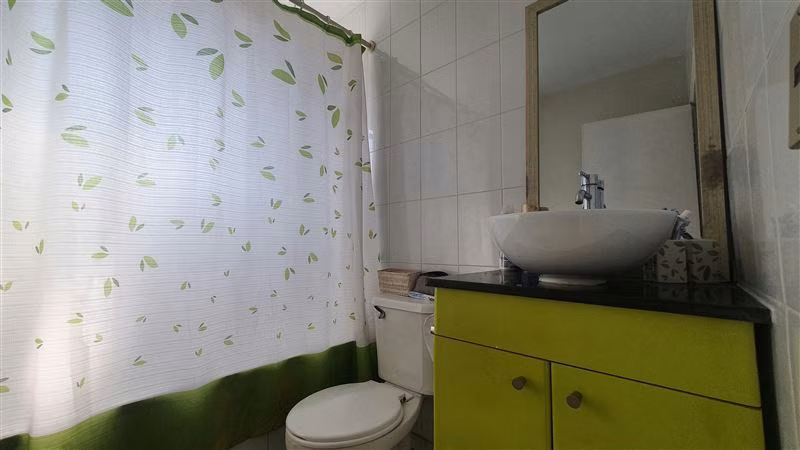 Casa en arriendo de 3 dorm. 2 baños, patio en Peñalolén