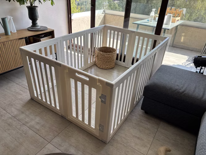Corral para mascotas de diseño elegante – 77 cm de alto - como nuevo