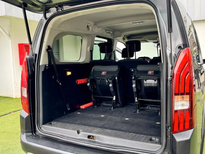 PEUGEOT RIFTER RIFTER ALLURE BLUEHDI 130 EAT8 - 2022 | 2982 - Imagen 25