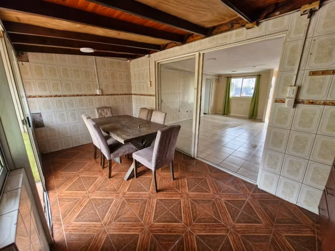 Casa en Venta 4D + 3B + 2E frente a Plaza Padre Hurtado