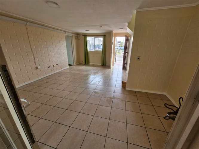 Casa en Venta 4D + 3B + 2E frente a Plaza Padre Hurtado