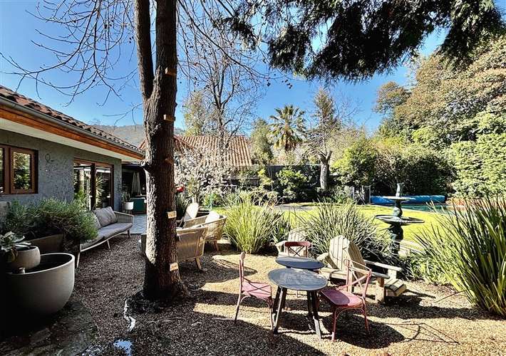 Venta de casa 4D 4B cerca Santiago College Lo Barnechea