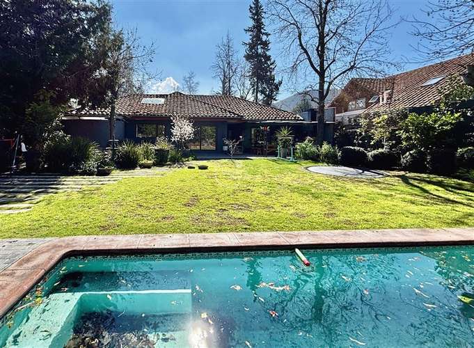 Venta de casa 4D 4B cerca Santiago College Lo Barnechea