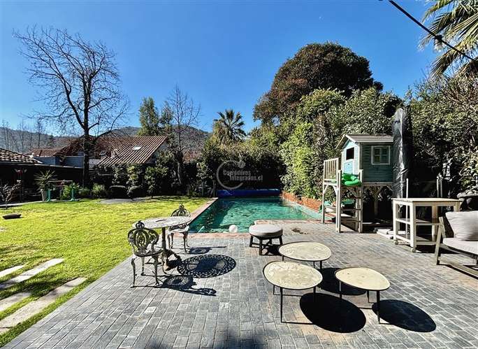 Venta de casa 4D 4B cerca Santiago College Lo Barnechea