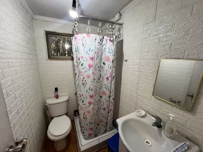 Vendo terreno con cabaña en Recinto, totalmente equipada, cesión de derechos.