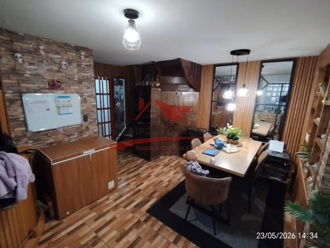 Hermosa Casa Esquina de Dos Pisos, 4 Dormitorios, 2 Baños, Quilicura. - Imagen 4