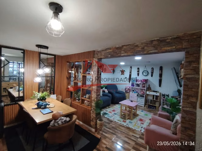 Hermosa Casa Esquina de Dos Pisos, 4 Dormitorios, 2 Baños, Quilicura. - Imagen 5