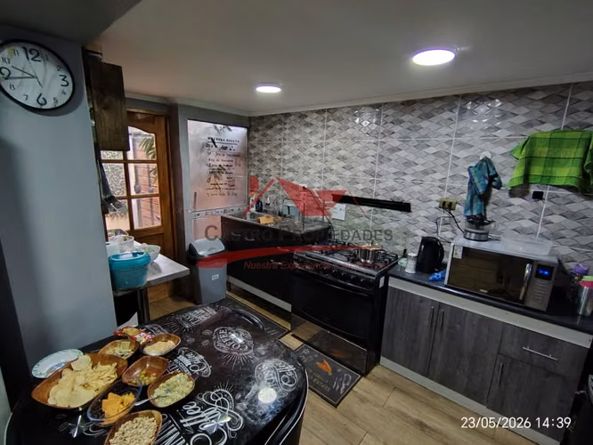 Hermosa Casa Esquina de Dos Pisos, 4 Dormitorios, 2 Baños, Quilicura. - Imagen 10