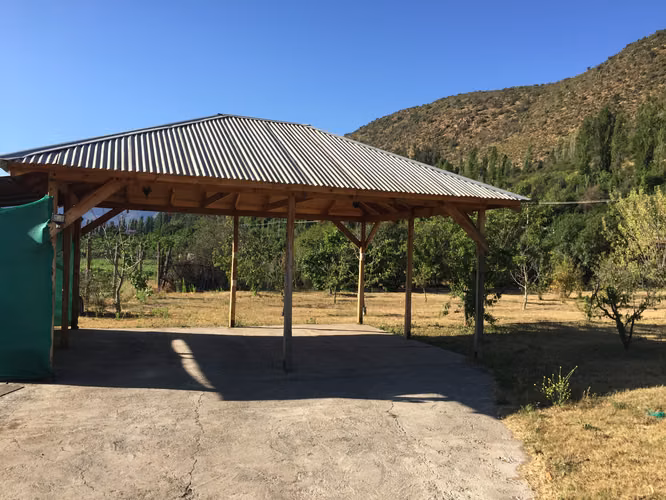 SE VENDE SITIO CON AMPLIA CASA EN LOCALIDAD SANTA ROSA, SALAMANCA
