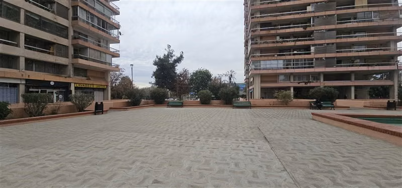 Departamento en venta de 3 dorm. en Las Condes - Imagen 2