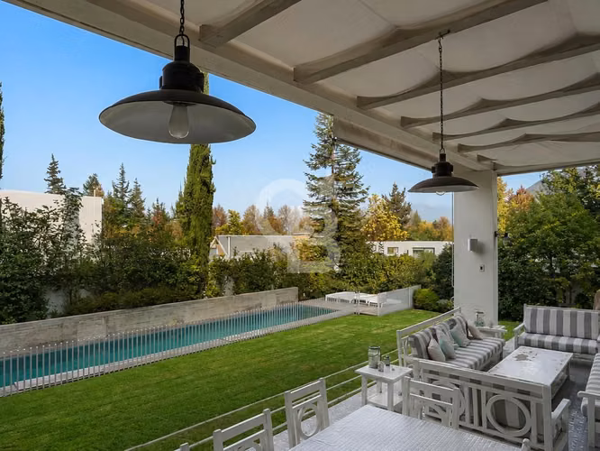 En Venta y Arriendo, Gran Casa en Golf de Manquehue - Imagen 9