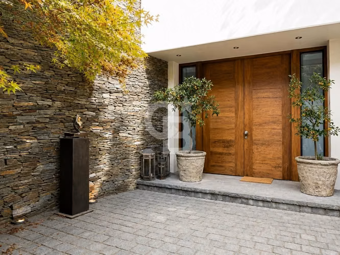 En Venta y Arriendo, Gran Casa en Golf de Manquehue - Imagen 2