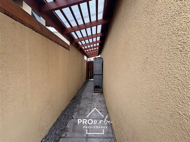 Hermosa casa Condominio sector Quebrada de Macul 4D/3B