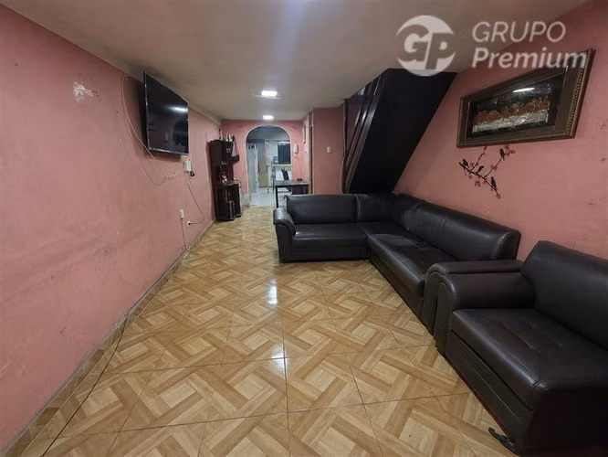 Venta de casa 4dor.1B por Pasaje Agustín Marin