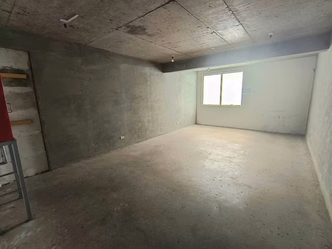 Destacado Local Comercial de 4 Pisos en Pleno Patronato – Recoleta