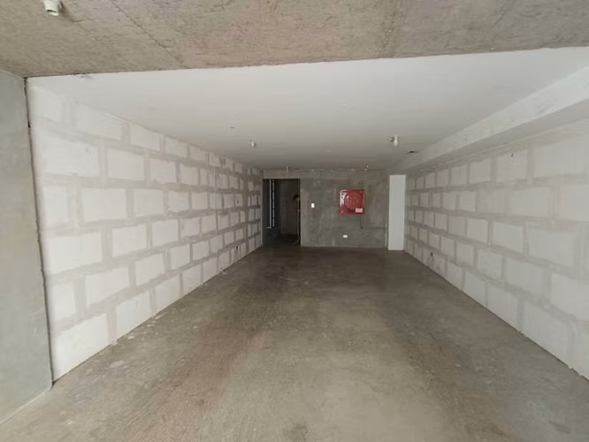 Destacado Local Comercial de 4 Pisos en Pleno Patronato – Recoleta