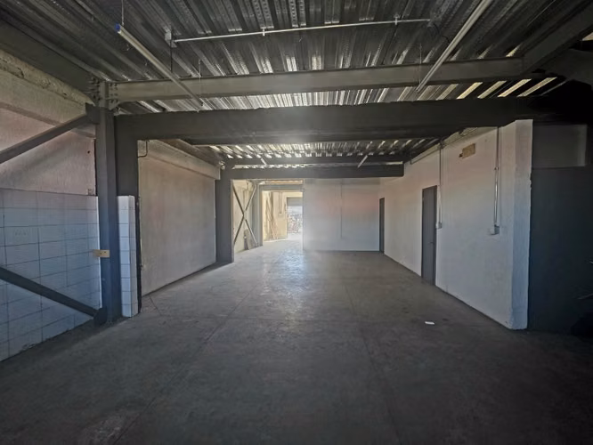 Arriendo local comercial en el centro