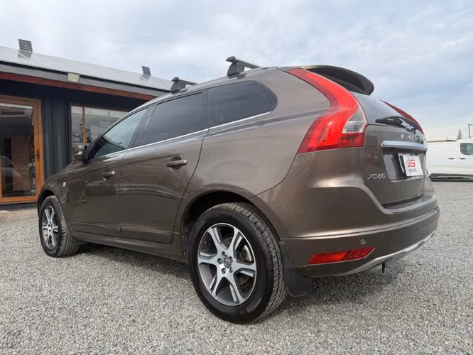 VOLVO XC60 2.0 D4 4X2 AT 2014