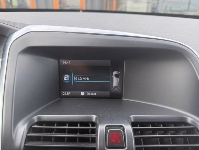 VOLVO XC60 2.0 D4 4X2 AT 2014