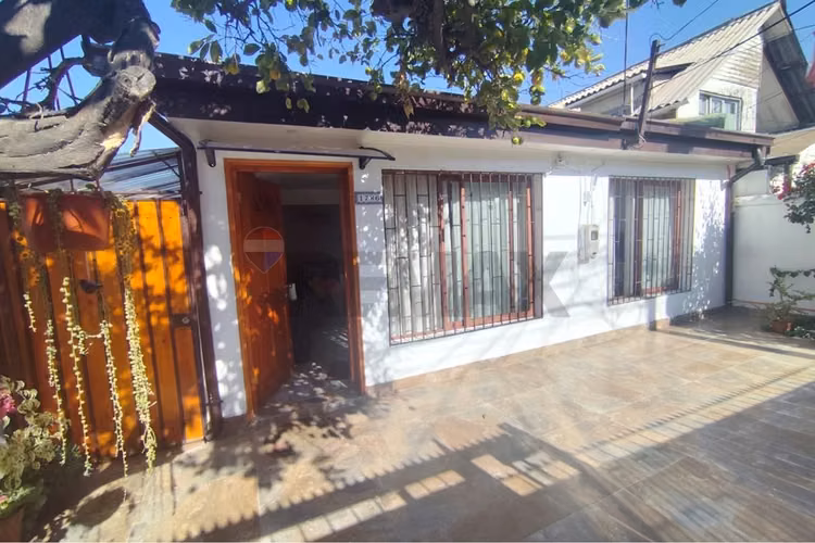 "hermosa casa remodelada en pedro aguirre cerda"