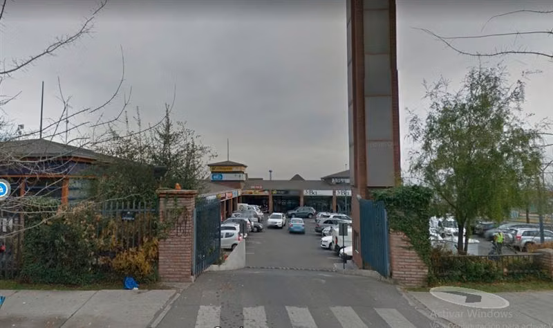 LOCAL COMERCIAL Av. Consistorial // Av. Los Presidentes