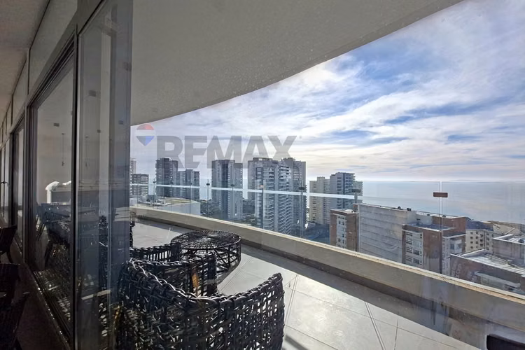 Exclusivo 2d/2b en costas de montemar