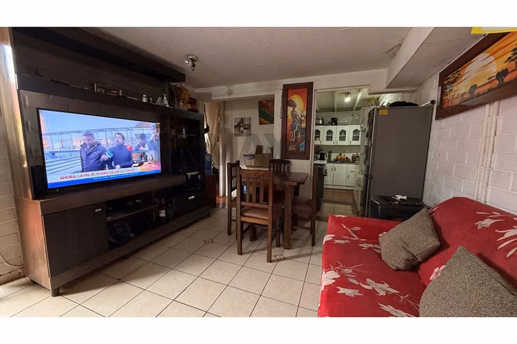 Vive seguro en renca: casa con cámaras en sector - Imagen 2