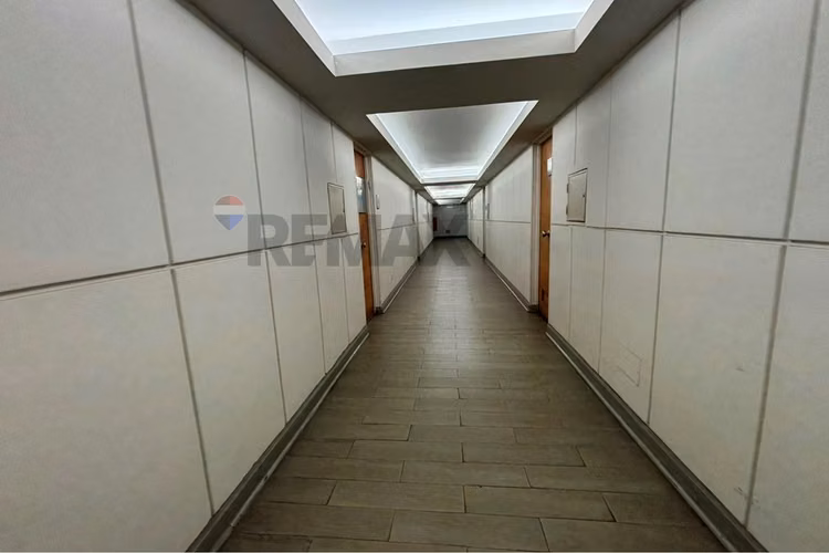 "venta moderna oficina casco histórico santiago"
