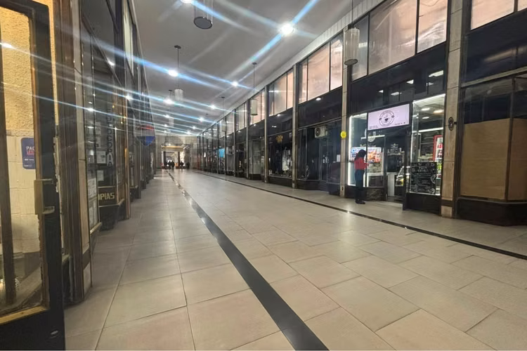 "venta moderna oficina casco histórico santiago"