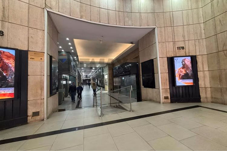 "venta moderna oficina casco histórico santiago"