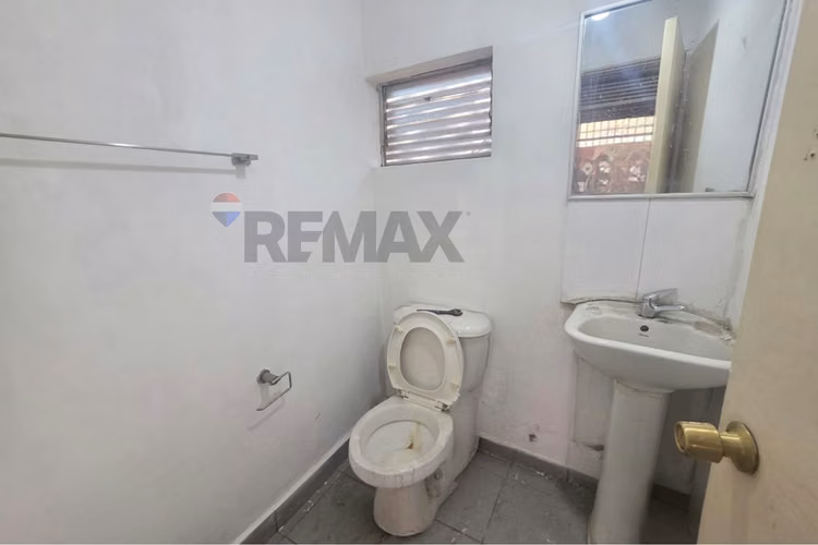 Arriendo comercial  esquina grecia con molineros