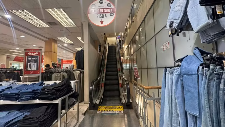 EDIFICIO COMERCIAL DE 4 PISOS FRENTE A PLAZA DE VALDIVIA