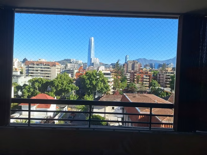 Ideal para remodelar 3 dorm. 2 baños servicios y escritorio.