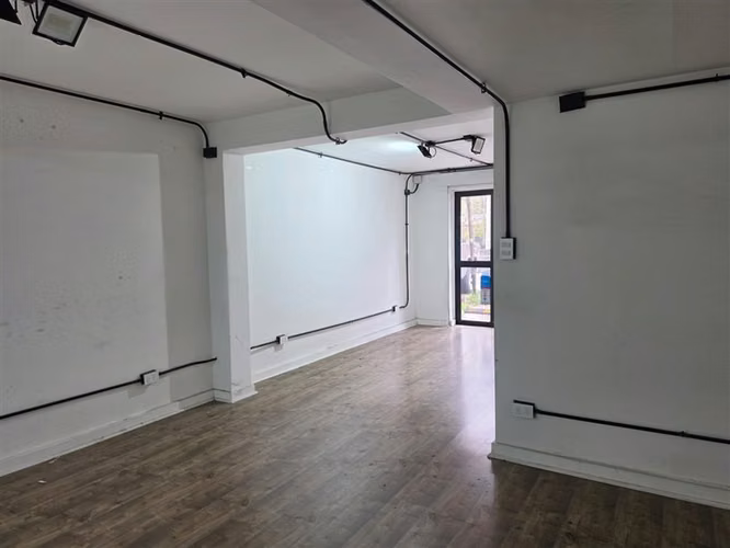 Local Comercial en Arriendo a La Calle Presidente Riesco