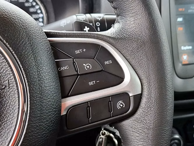 JEEP RENEGADE 2022 - Imagen 17