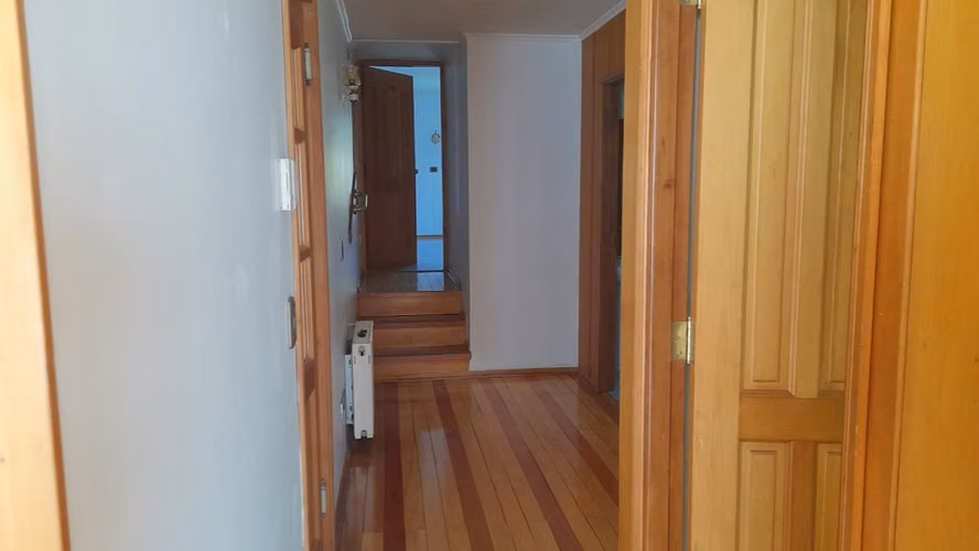 VENDO AMPLIA CASA CON 800 M2 TERRENO SECTOR KRAHMER - Imagen 11