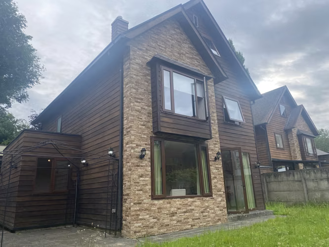 Se vende amplia casa en Isla teja
