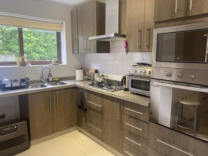 Se vende amplia casa en Isla teja
