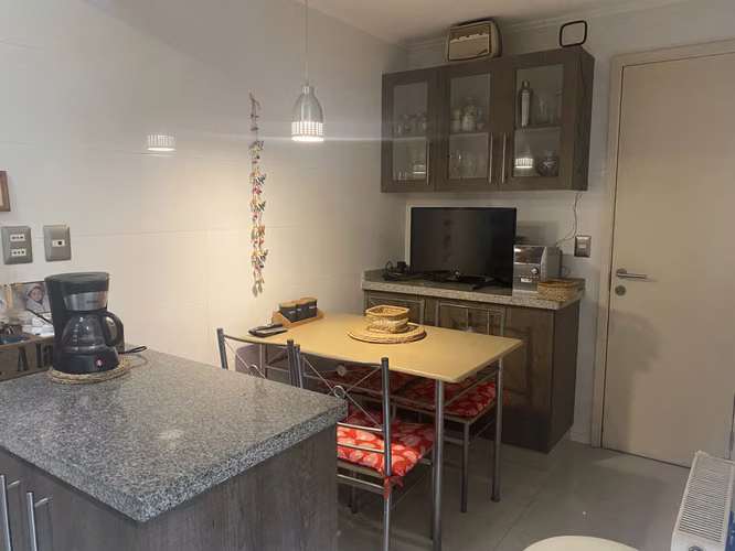 Se vende amplia casa en Isla teja