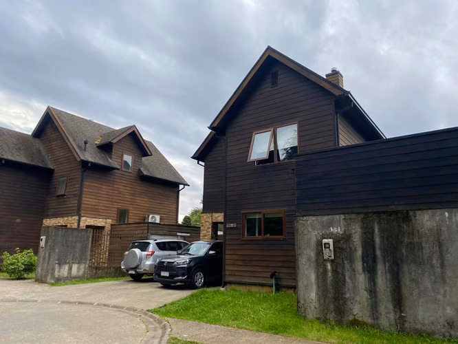 Se vende amplia casa en Isla teja