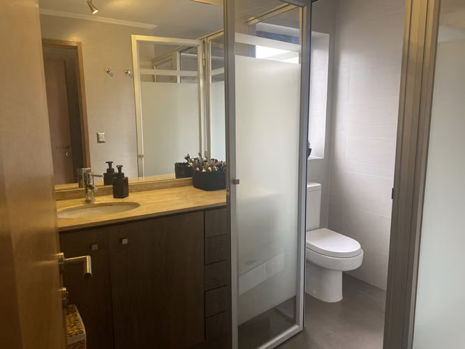 Se vende amplia casa en Isla teja