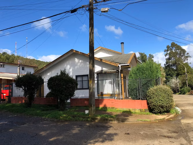 Venta Casa 2 Pisos 4 Dorm Regularizada en Niebla