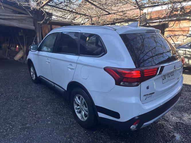 Mitsubishi Outlander 2.0 MT 2017