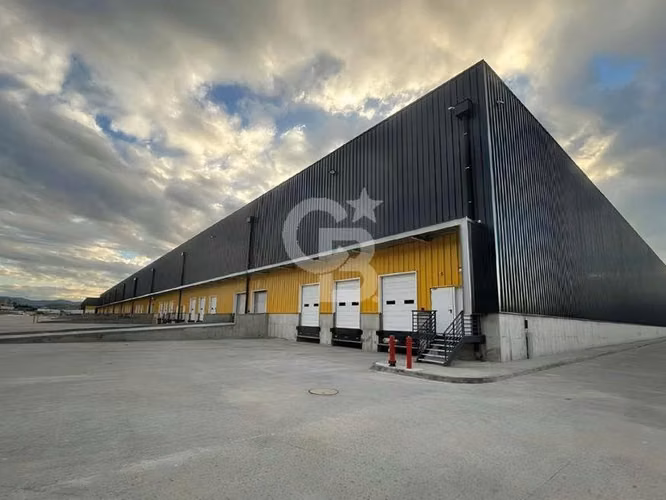 Bodega con alto estándar de seguridad en Pudahuel