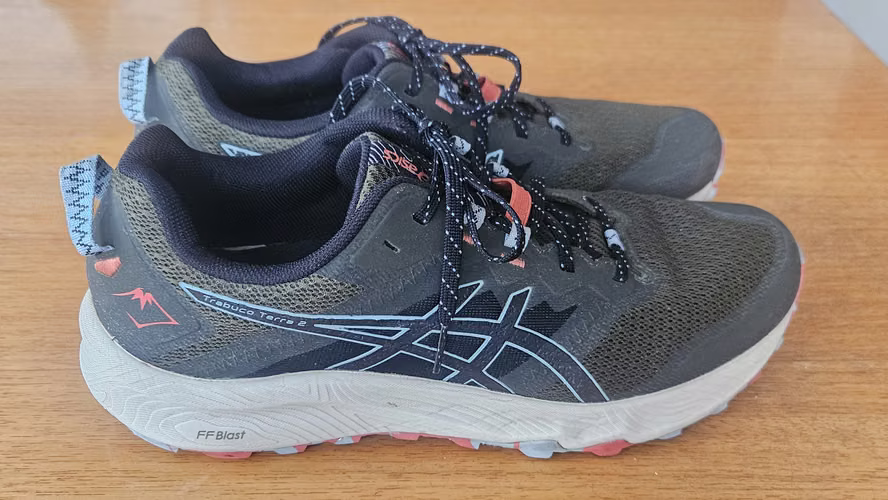 Zapatillas Asics Trabuco Terra 2 Running Verde Musgo